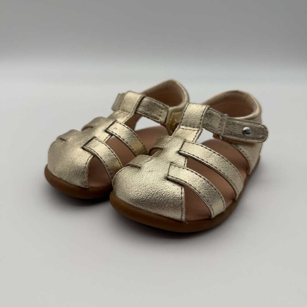 UGG Kids Gold Metallic Leather Fisherman Sandals Caged Toe Size 6/7 NWOT